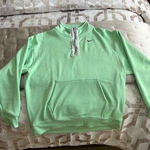 Nike women’s 1/4 zip